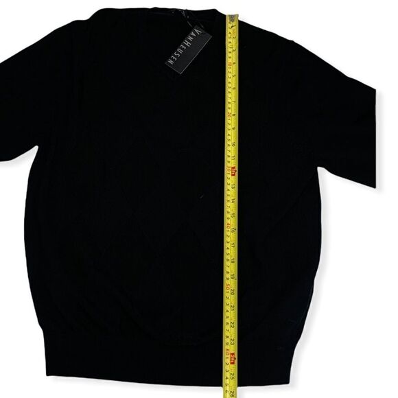 VAN Heusen Black on Black Argyle V Neck Sweater - Picture 8 of 10